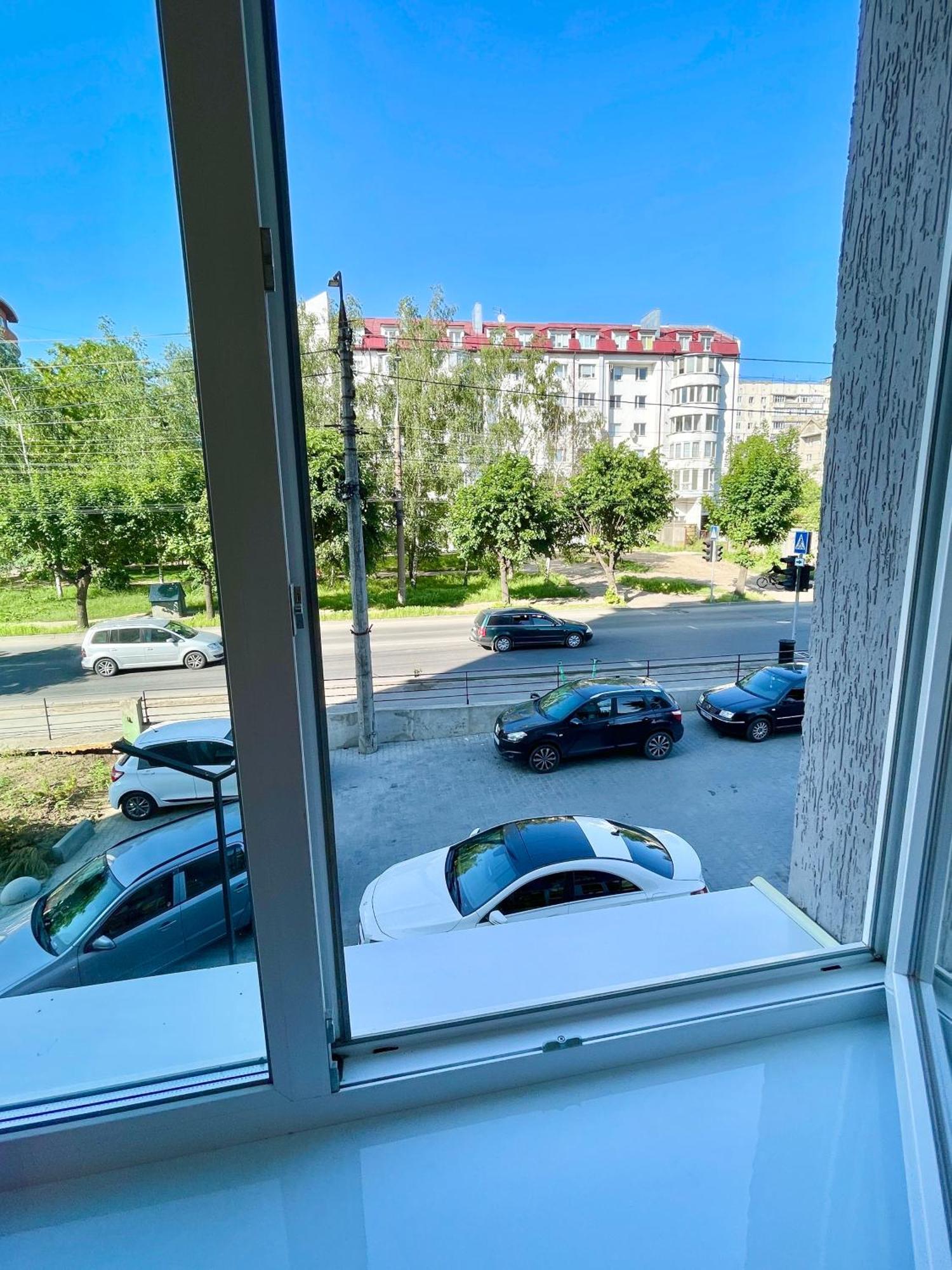 Sunny Home Apartments Апартаменти У Новобудові Поряд Медичний Центр Angelholm Дуже Чисто! TTchernivtsi Extérieur photo