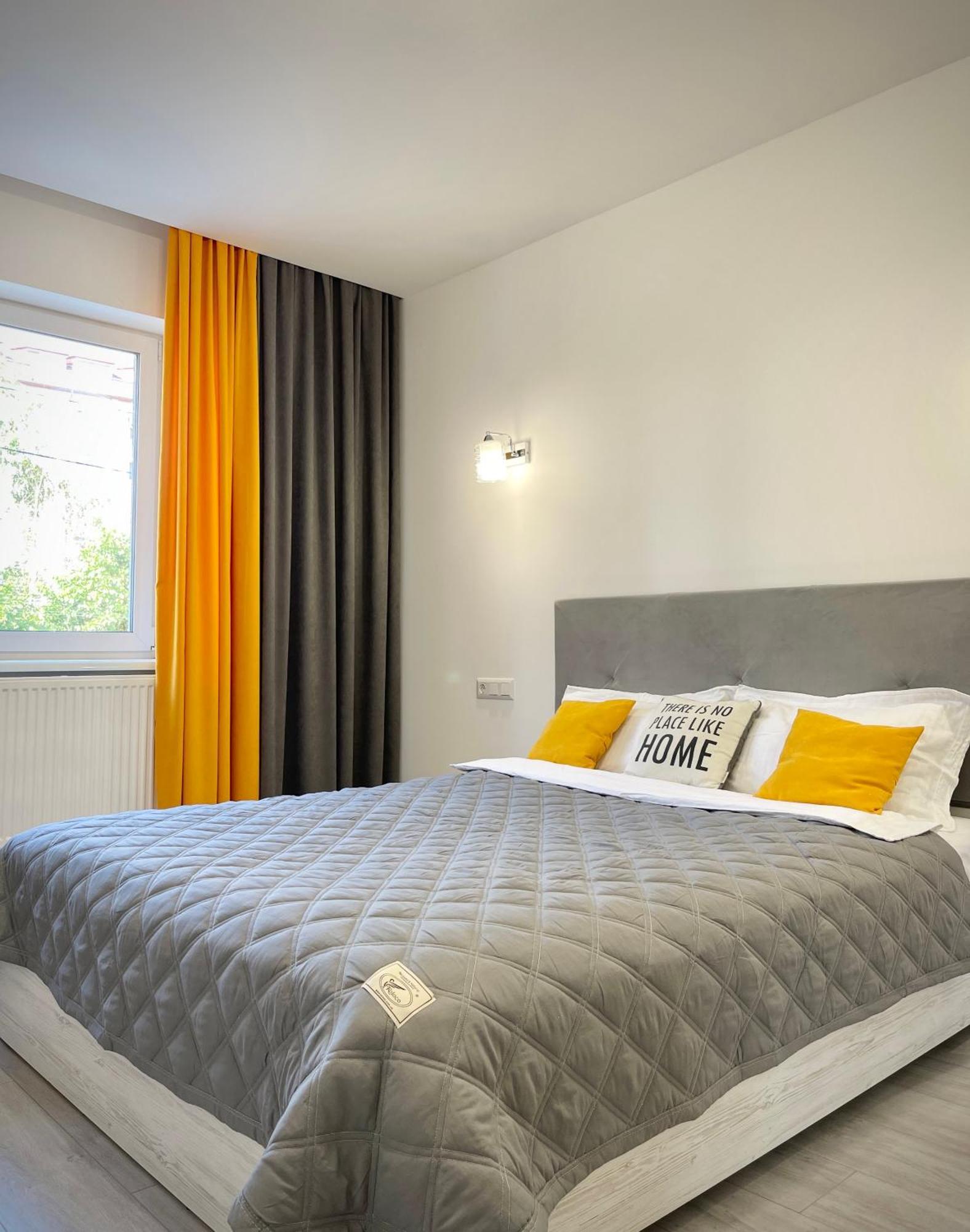 Sunny Home Apartments Апартаменти У Новобудові Поряд Медичний Центр Angelholm Дуже Чисто! TTchernivtsi Extérieur photo